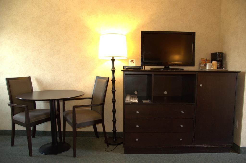 Best Budget Inn&Suites Kamloops Eksteriør billede